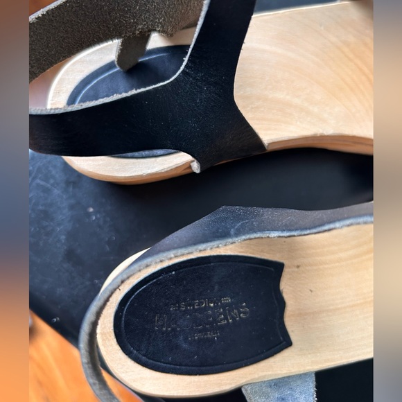 Swedish Hasbeens Woven Black Low Heel Clogs - Picture 4 of 10